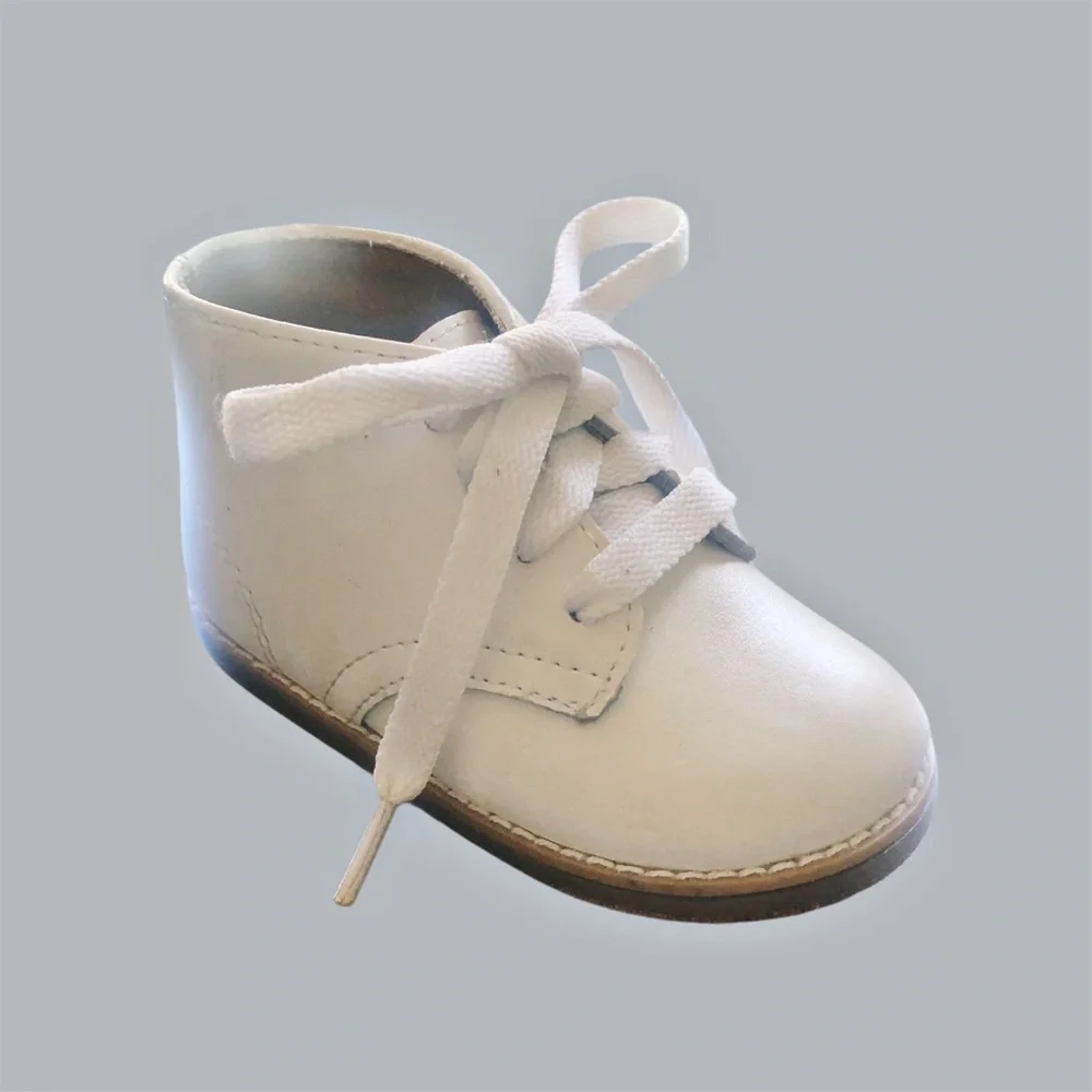 Classic White Kids ShoeWhite Leather Baby Walkers Size 3.5W